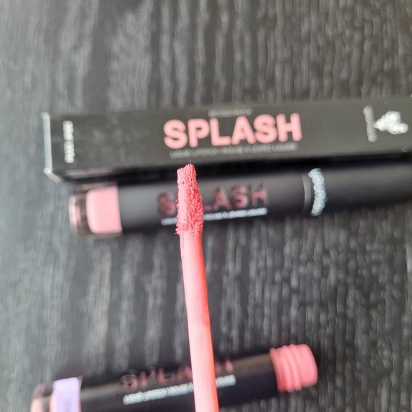 Younique Splash Liquid Lipstick - Sumptuous - Picture 2 of 2